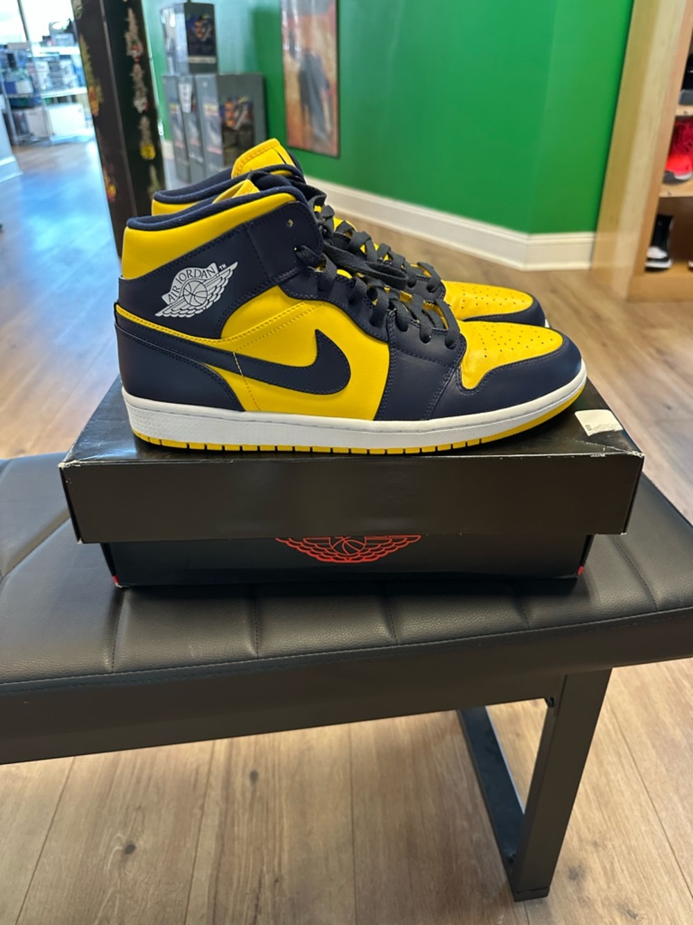 Nike Air Jordan 1 Michigan- Yellow/Black
